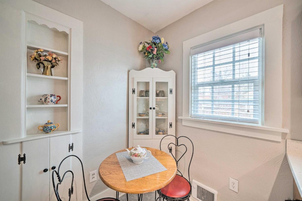 Well-equipped Cody Cottage 2 Miles to Cody Rodeo!