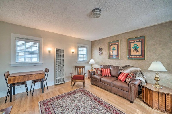 Well-equipped Cody Cottage 2 Miles to Cody Rodeo! image 10