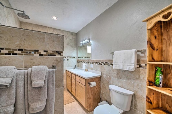 Well-equipped Cody Cottage 2 Miles to Cody Rodeo! image 17