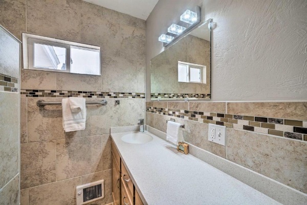 Well-equipped Cody Cottage 2 Miles to Cody Rodeo! image 18