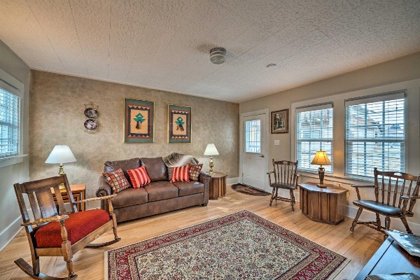 Well-equipped Cody Cottage 2 Miles to Cody Rodeo! image 4