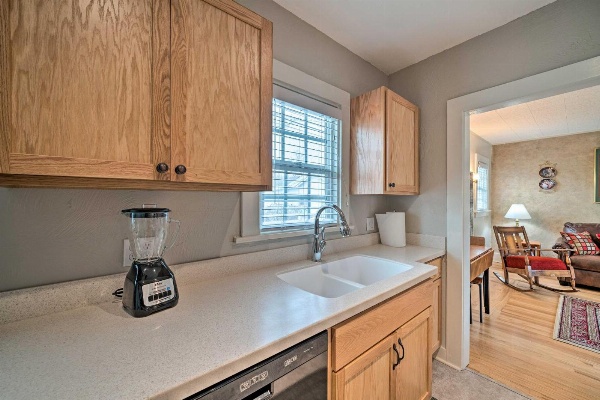 Well-equipped Cody Cottage 2 Miles to Cody Rodeo! image 6